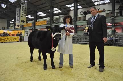 “Hot Buns” from Christine Williams & Paul Tippetts – The Baby Beef Supreme Champion