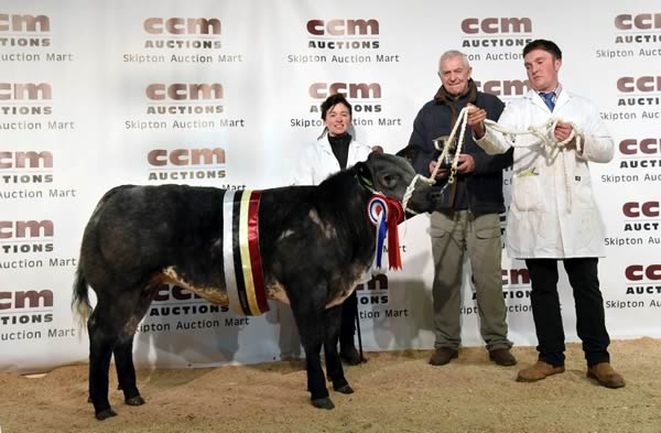 Sheila Mason and stockman Michael Johnson with their 2017 Craven Champions supreme champion heifer, joined by judge Phil Sellers, centre