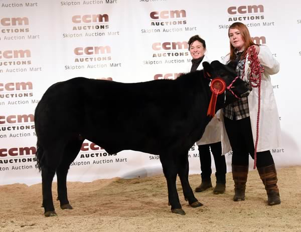 Sheila Mason's 1st prize young handlers and reserve female