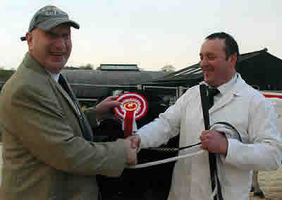 Doug Hazel presents Keith Belfield with class 5c winner Boothlow Batman