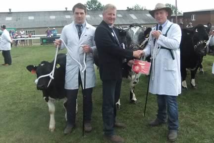 Kevin Watret and Ali Jackson with Judge, Graham Morgan, along with Solway View Elegance
