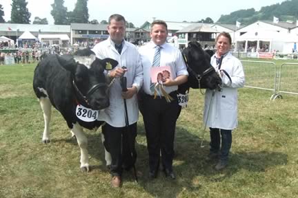 Jeff & Lorraine Dunn with Pairs Champions, Highridge Blues Glitter and Glisten